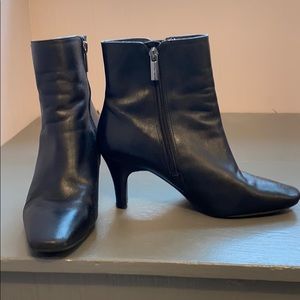 Bandolino black dress side zip leather boot sz 7.5